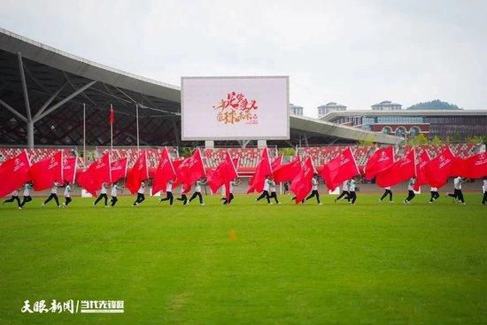 其中，易烊千玺饰演住院医生杨小羊，冯文娟饰演麻醉科主任辛未，梁大维饰演护士长赵津生，小爱饰演ICU主任医生万东方，李沁饰演方舱护士向南方，张天爱饰演方舱护士周岚，周笔畅饰演流行病调查员杜渐，释小龙饰演动力科主任